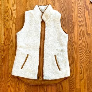 Old Navy womens NWOT sherpa vest size M Tall
